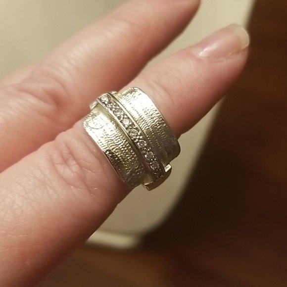 Vintage Jewelry - Gorgeous Vintage Ring